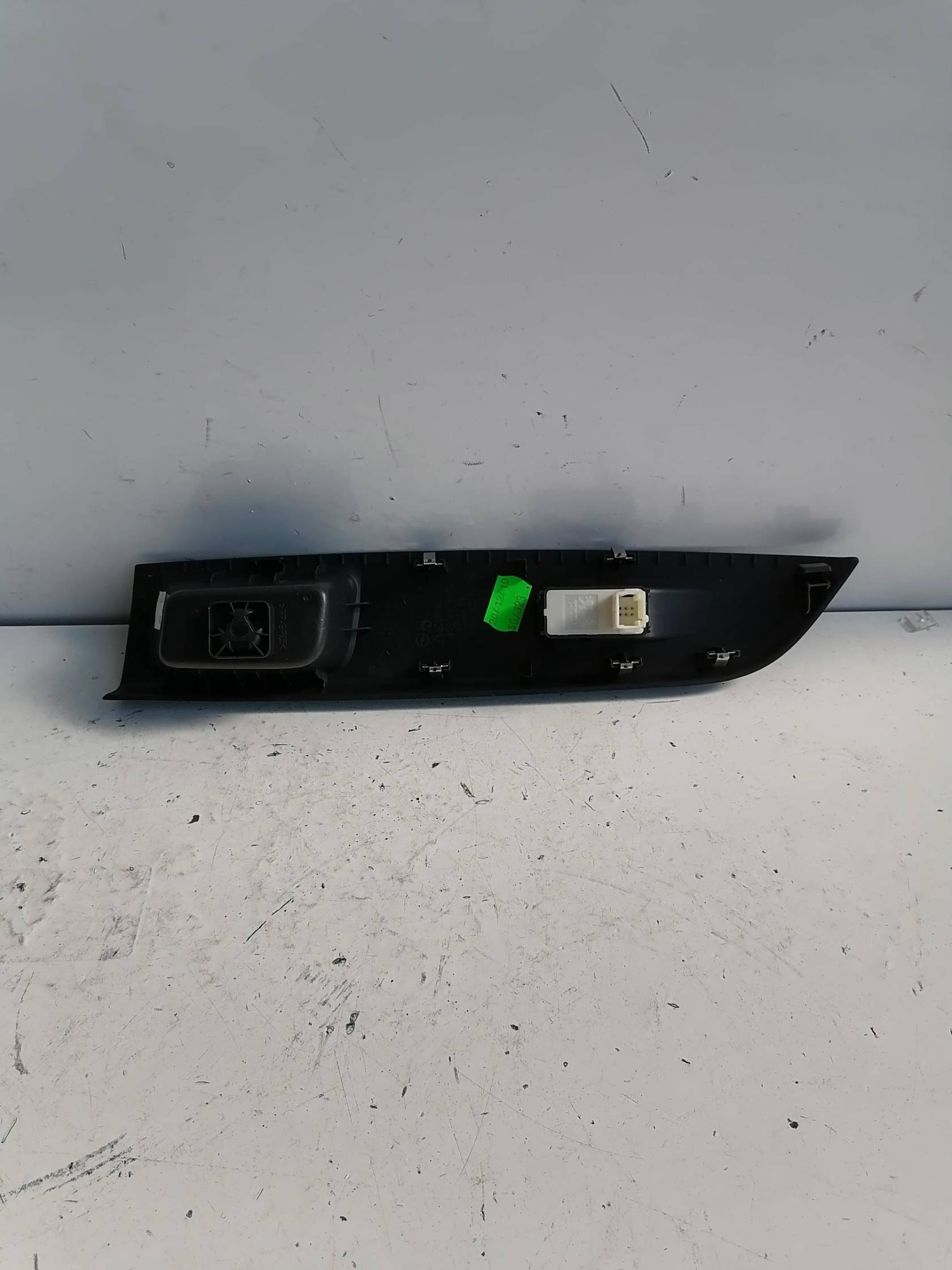 Interruttore alzacristalli porta ant.